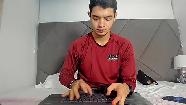 Snapshot of andrew_colleman chatting on 10/07/25, 03:36 andrew colleman online show from 10/07/25, 03:36