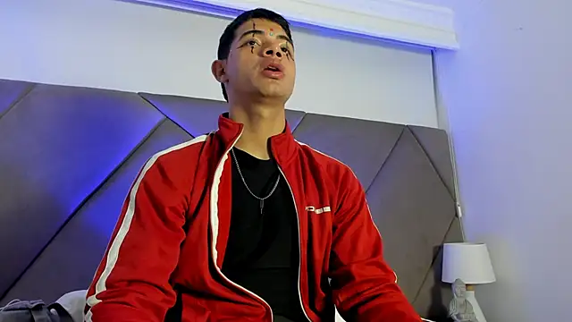 Snapshot of andrew_colleman chatting on 10/31/25, 08:26 andrew colleman online show from 10/31/25, 08:26