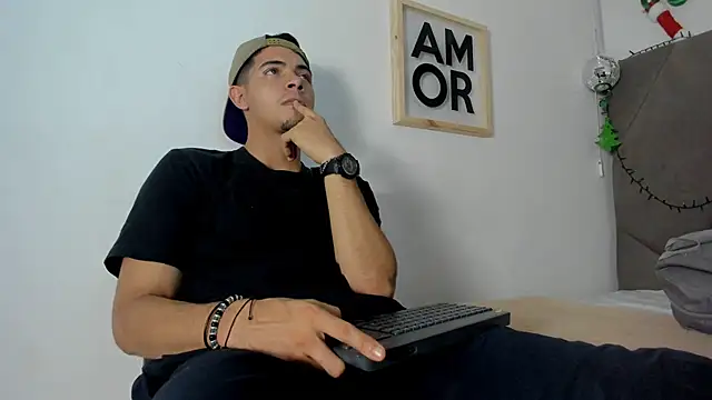 Snapshot of andrew_colleman chatting on 11/22/25, 05:17 andrew colleman online show from 11/22/25, 05:17