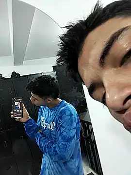 Snapshot of andrew_colleman chatting on 11/26/25, 05:08 andrew colleman online show from 11/26/25, 05:08