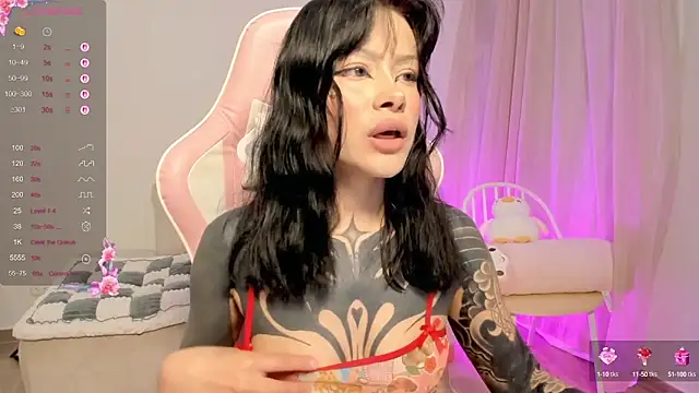 Snapshot of AlinaLukyanova chatting on 09/13/25, 02:22 AlinaLukyanova online show from 09/13/25, 02:22