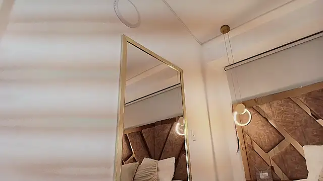 zarah andrew   online show from 09/15/25, 12:16