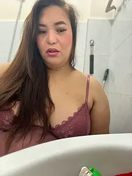 ashleygrahamts online show from 11/16/25, 12:27