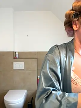  Katherine Pierce  online show from 12/01/25, 12:10