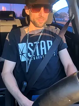 Snapshot of thejohnryancollection chatting on 10/15/25, 11:27 thejohnryancollection online show from 10/15/25, 11:27