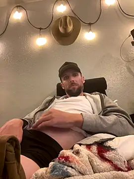 Snapshot of thejohnryancollection chatting on 10/30/25, 03:35 thejohnryancollection online show from 10/30/25, 03:35