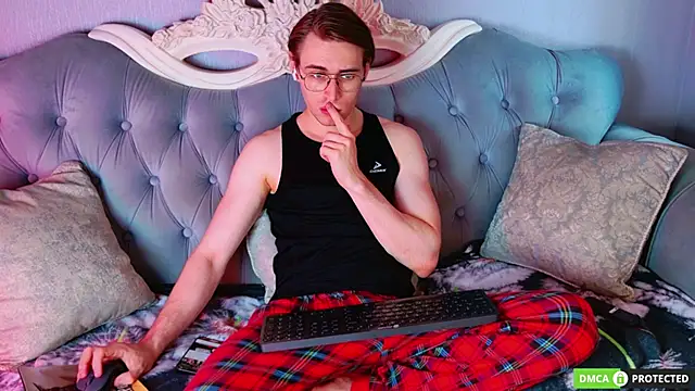 WilliamDyson online show from 07/14/26, 03:22