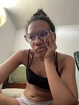 Valen1800 online show from 04/16/26, 07:47