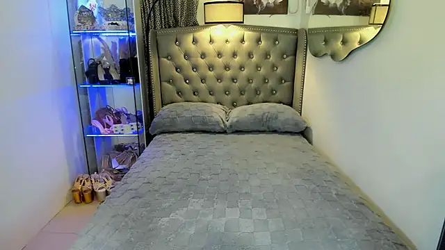 Claudia empress online show from 09/26/25, 11:09