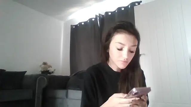 naughtybella05 online show from 10/23/25, 10:58