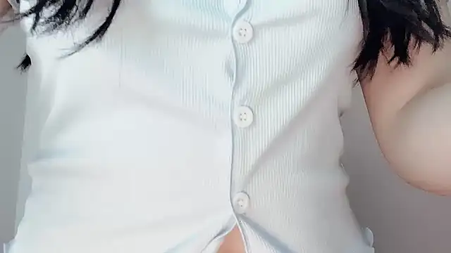 Snapshot of Eloise131499 chatting on 03/16/26, 12:49 Eloise131499 online show from 03/16/26, 12:49