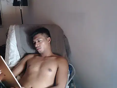 Snapshot of Asian_gregor chatting on 06/10/26, 01:50 Asian gregor online show from 06/10/26, 01:50
