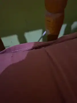 nimaboy21 online show from 10/23/25, 04:50