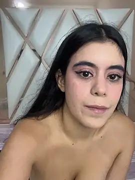 CoralineRusso1 online show from 10/23/25, 06:34