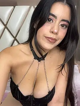 CoralineRusso1 online show from 07/08/26, 10:09