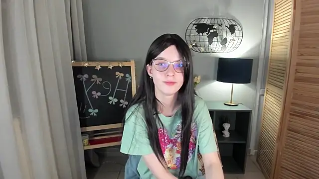 Madelaineses online show from 11/26/25, 09:27