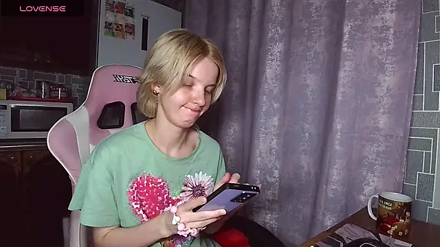 Madelaineses online show from 07/15/26, 07:08