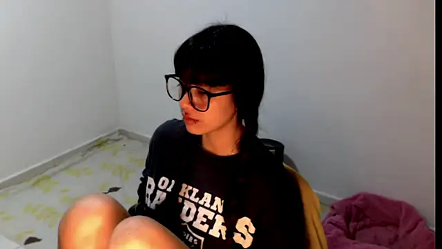 Snapshot of meganmiauu chatting on 05/20/26, 10:43 meganmiauu online show from 05/20/26, 10:43