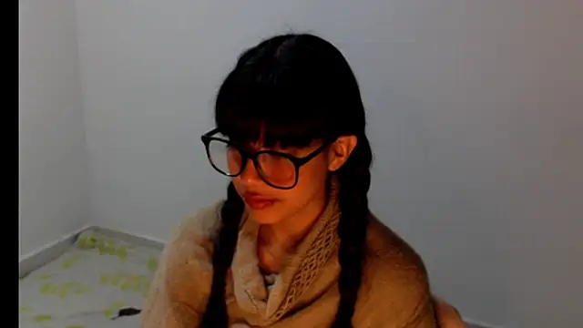 Snapshot of meganmiauu chatting on 06/08/26, 10:48 meganmiauu online show from 06/08/26, 10:48
