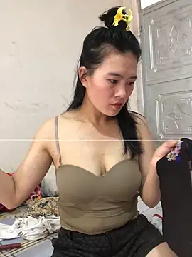 Maymay97 online show from 10/13/25, 04:34