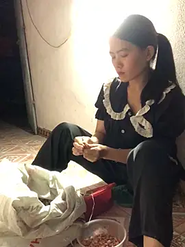 Maymay97 online show from 10/19/25, 11:22