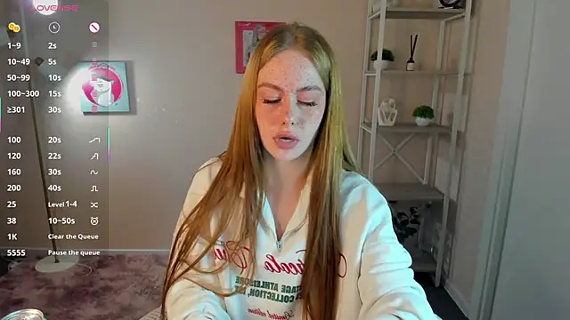 Roxy Sunnny online show from 10/13/25, 09:20