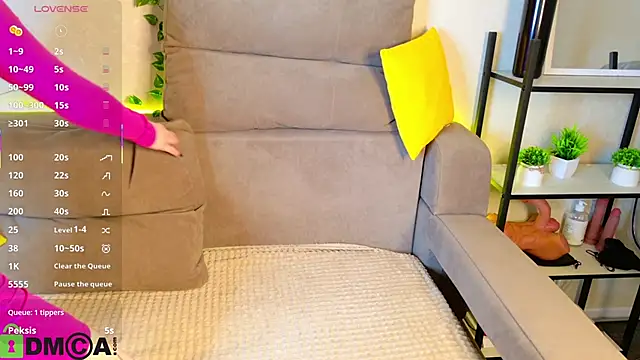 Roxy Sunnny online show from 11/20/25, 09:20