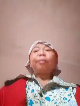 Snapshot of VangLe73 chatting on 10/07/25, 11:13 VangLe73 online show from 10/07/25, 11:13