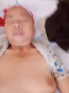 Snapshot of VangLe73 chatting on 10/18/25, 06:26 VangLe73 online show from 10/18/25, 06:26