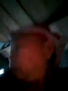 Snapshot of VangLe73 chatting on 11/14/25, 11:35 VangLe73 online show from 11/14/25, 11:35