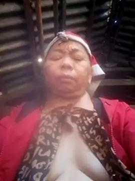 Snapshot of VangLe73 chatting on 11/30/25, 08:40 VangLe73 online show from 11/30/25, 08:40