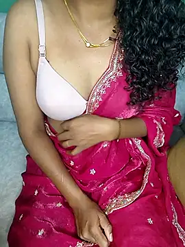 Tamilpallavi online show from 10/11/25, 01:42