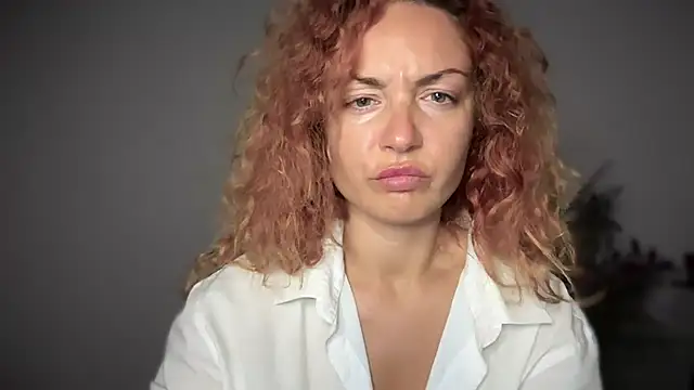 Snapshot of Reddgiirl chatting on 10/07/25, 04:53 Reddgiirl online show from 10/07/25, 04:53