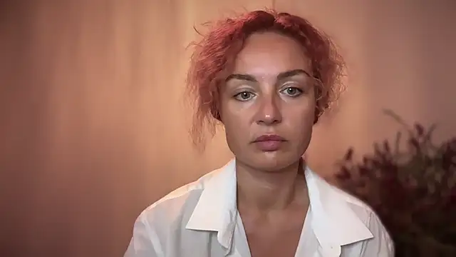 Snapshot of Reddgiirl chatting on 10/18/25, 05:35 Reddgiirl online show from 10/18/25, 05:35