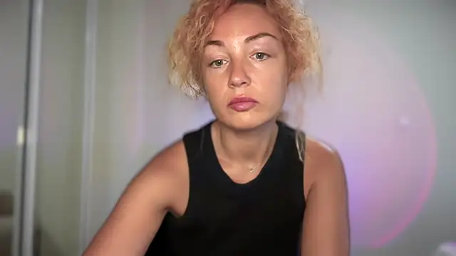 Reddgiirl online show from 06/22/26, 06:27