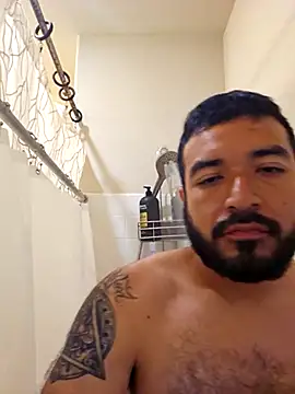 Snapshot of Lb228w chatting on 05/01/26, 03:33 Lb228w online show from 05/01/26, 03:33