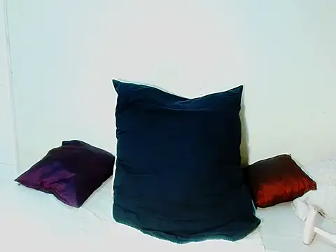 Love-Racheal75 online show from 04/21/26, 02:37