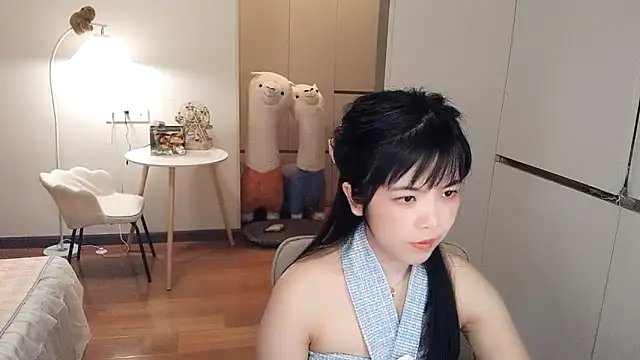 XiaoAnQi online show from 10/20/25, 12:49