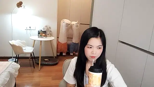 XiaoAnQi online show from 10/25/25, 01:18