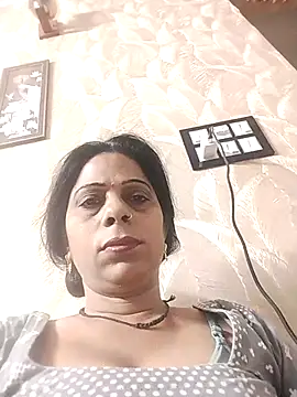 Soniya Roy online show from 04/15/26, 10:22
