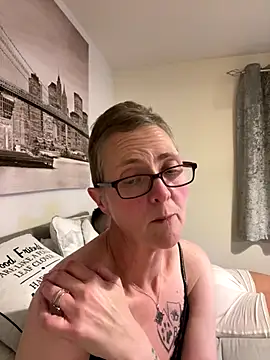 Curvy-Jinx online show from 10/23/25, 07:45