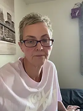 Curvy-Jinx online show from 11/17/25, 09:15