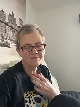 Curvy-Jinx online show from 11/25/25, 08:14