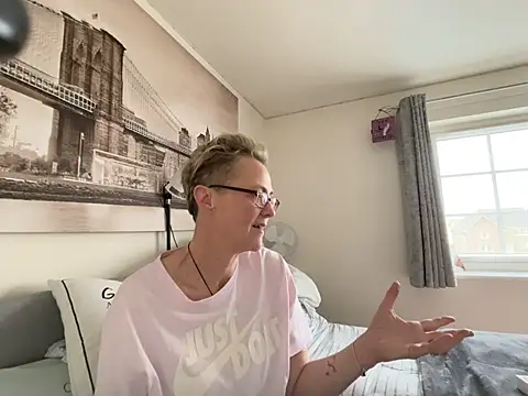 Curvy-Jinx online show from 03/24/26, 08:52