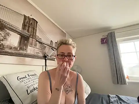 Curvy-Jinx online show from 03/30/26, 07:42