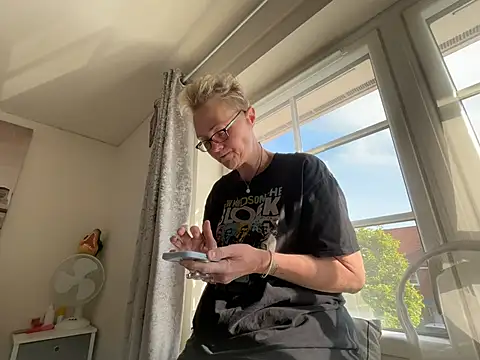 Curvy-Jinx online show from 04/23/26, 07:20