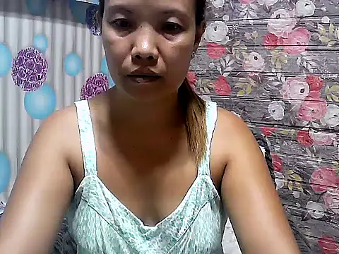 Snapshot of AsianHorny4uxx chatting on 10/16/25, 09:43 AsianHorny4uxx online show from 10/16/25, 09:43