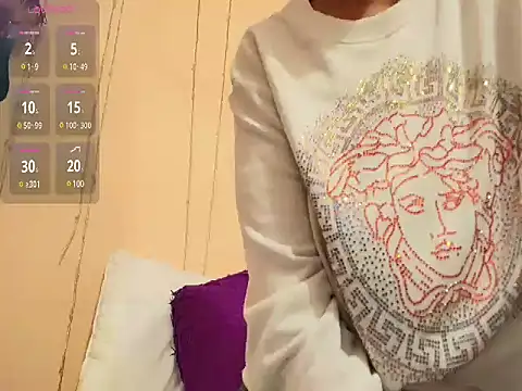 Snapshot of rachelroberts chatting on 03/04/25, 02:21 rachelroberts online show from 03/04/25, 02:21