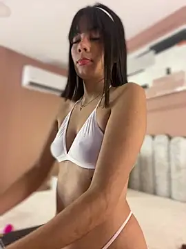 mia kisses2 online show from 10/22/25, 03:40