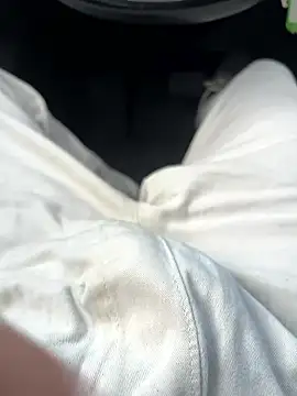 Snapshot of Kratex82 chatting on 01/15/26, 02:21 Kratex82 online show from 01/15/26, 02:21